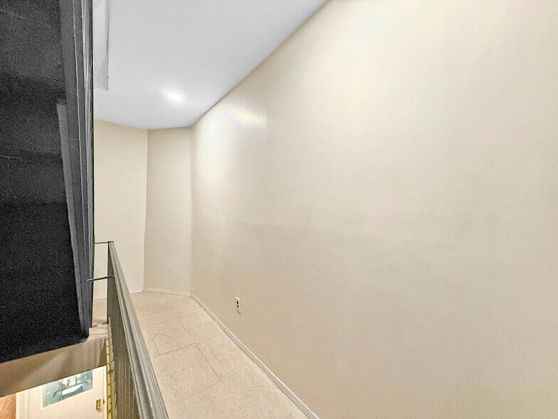 More Photos Of , Brooklyn General Retail For Sale