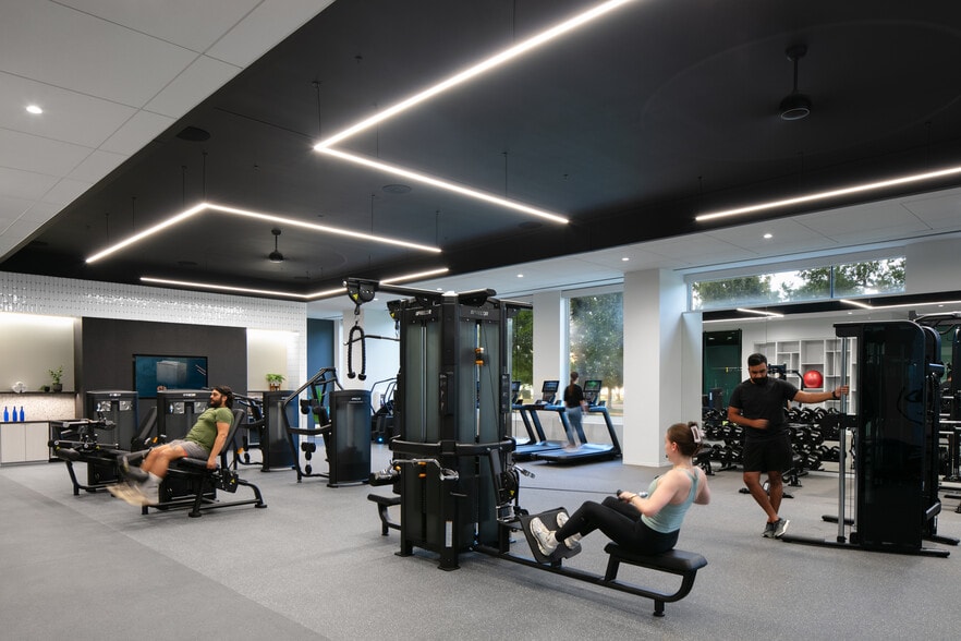 More Photos Of 200 Westlake Park Blvd, Houston Office For Lease