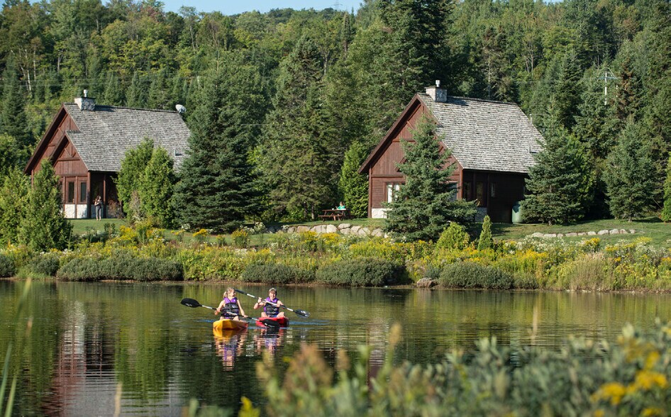 More Photos Of 192 Allée Du Chalet-Royal, St-Faustin-Lac-Carré Hotel For Sale