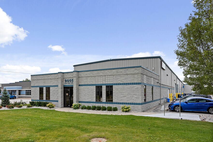 More Photos Of 9009 Twin Oaks Dr, Windsor Warehouse For Lease