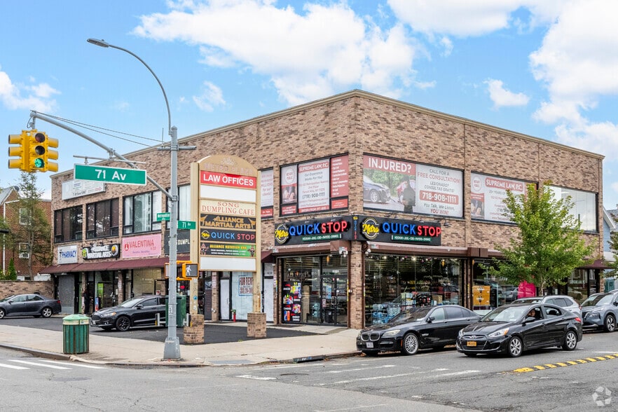 Primary Photo Of 10200-10210 Metropolitan Ave, Forest Hills Restaurant For Lease
