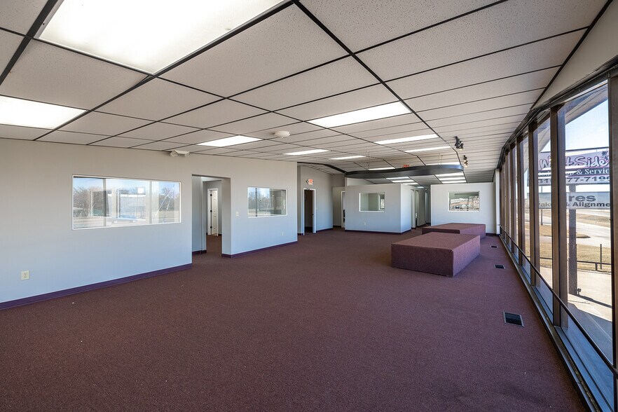 More Photos Of 11209 W Kellogg, Wichita Auto Dealership For Sale