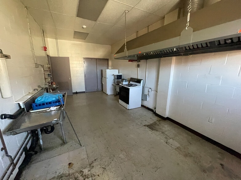 More Photos Of 7419 Washington Ave, Pittsburgh Office For Sale