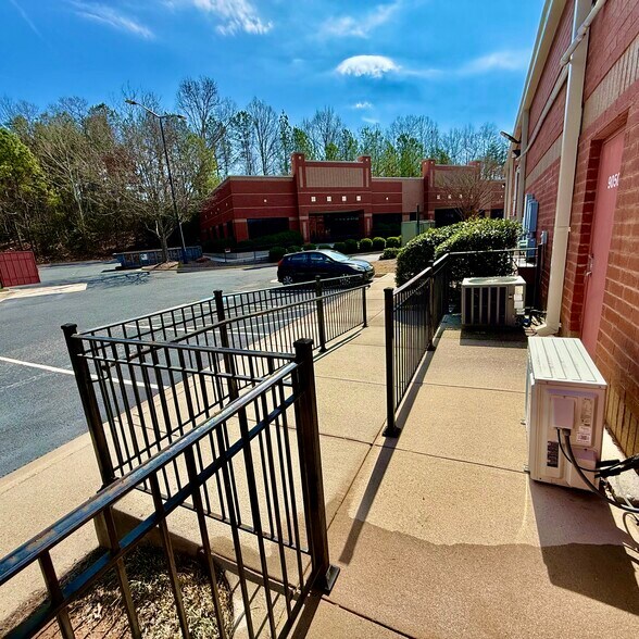 More Photos Of 9000 Peridot Pky, Stockbridge Unknown For Lease