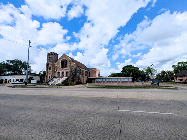 More Photos Of 1180 Washington Blvd, Beaumont Religious Facility For Sale
