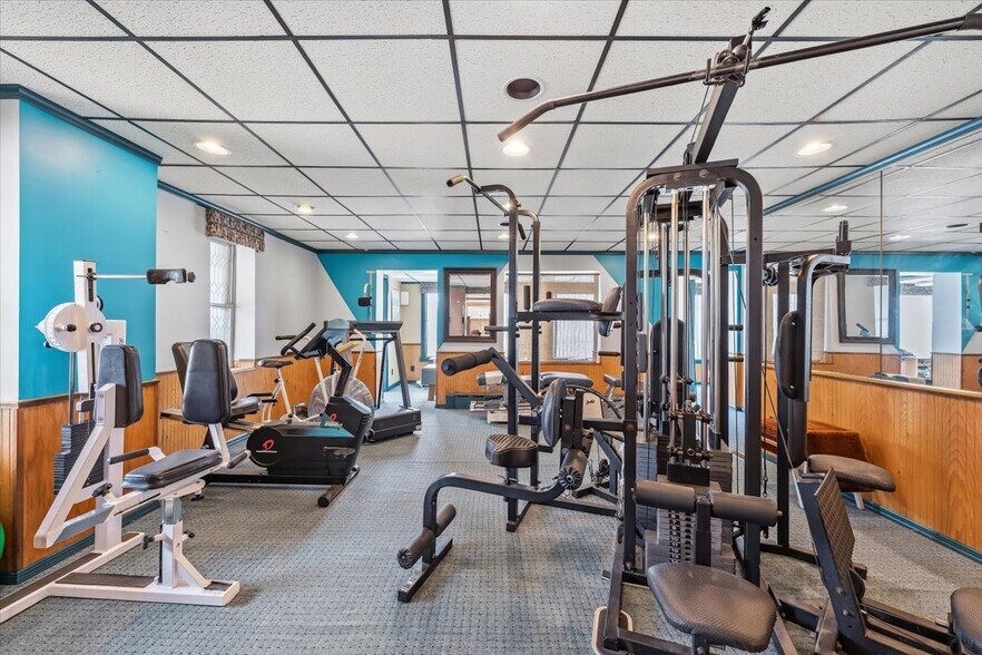 More Photos Of 402 W Moorestown Rd, Nazareth Medical For Sale
