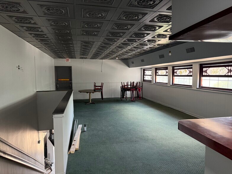 More Photos Of 10630 New Church Rd, Dallas Restaurant For Sale