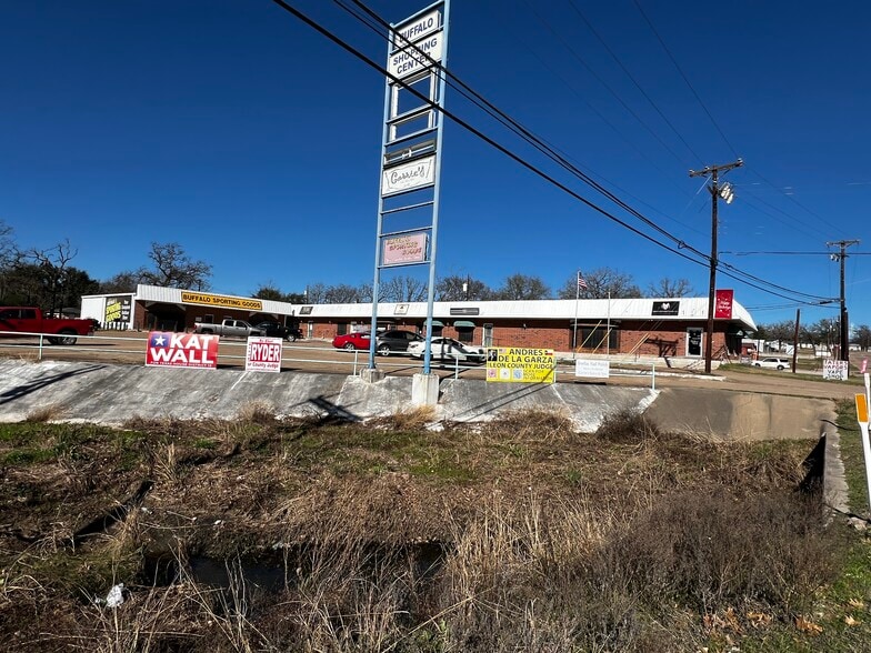Primary Photo Of 1101 W Commerce St, Buffalo Storefront Retail Office For Sale
