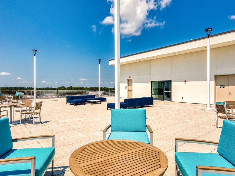 More Photos Of 1850 Merchant Ln, Hampton Apartments For Sale