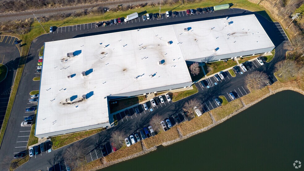More Photos Of 530 Lakeview Plaza Blvd, Worthington Warehouse For Lease