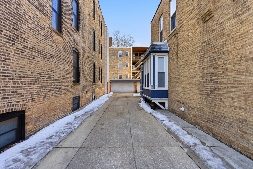 More Photos Of 2424-2428 N Geneva Ter, Chicago Apartments For Sale