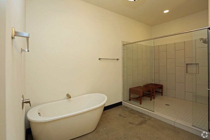 More Photos Of 226 N Water St, Milwaukee Apartments For Sale