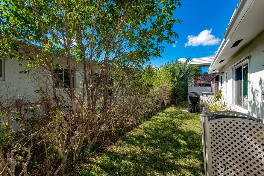 More Photos Of 321 SE 1st Ave, Pompano Beach Multifamily For Sale