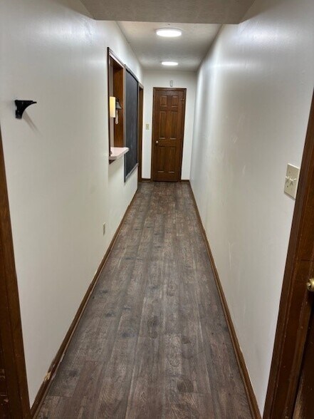 More Photos Of 1512 Commercial Ct, Jonesboro Warehouse For Sale