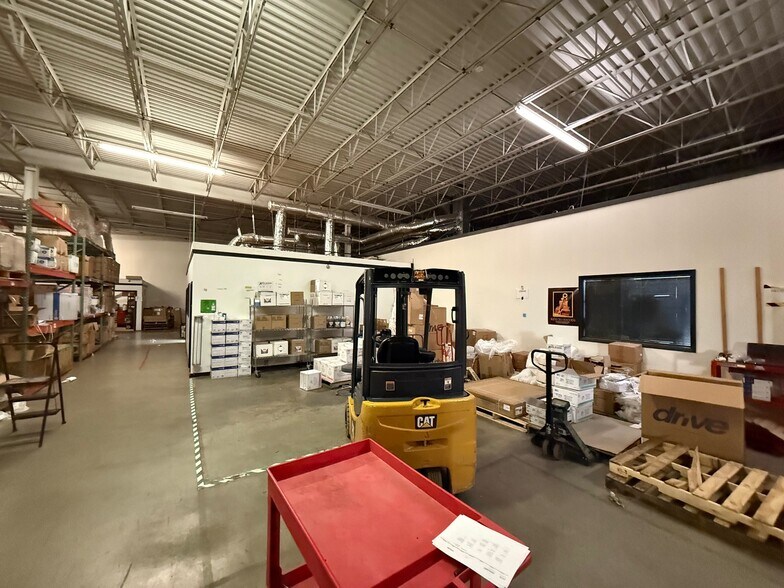 More Photos Of 822-826 22nd Street Pl SE, Hickory Warehouse For Lease