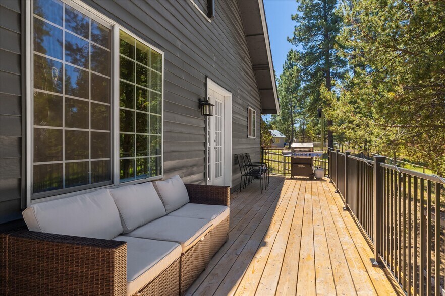 More Photos Of 53345 Riverview Dr, La Pine Multifamily For Sale