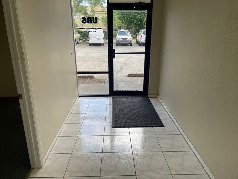 120 Commerce Blvd, Oldsmar, FL 34677 Industrial For Lease