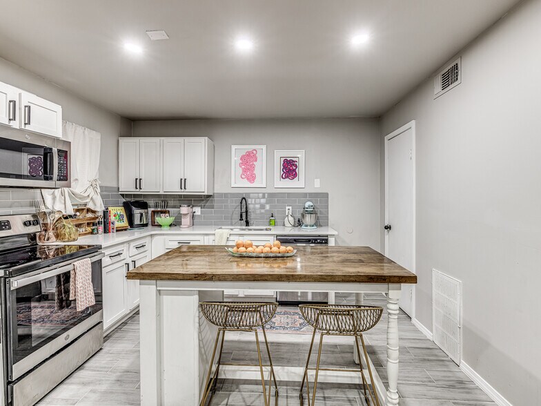 More Photos Of 735 NW 30th St, Oklahoma City Apartments For Sale