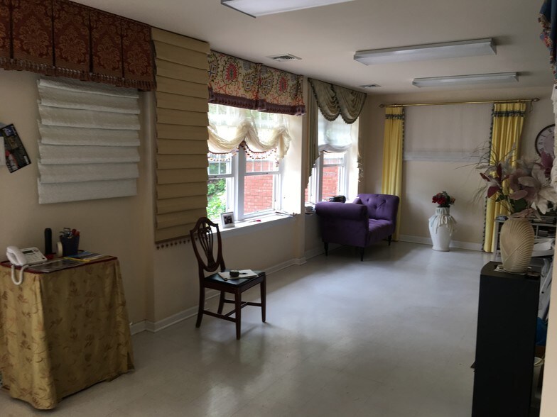 More Photos Of 968 Somerset St, Watchung Office For Sale