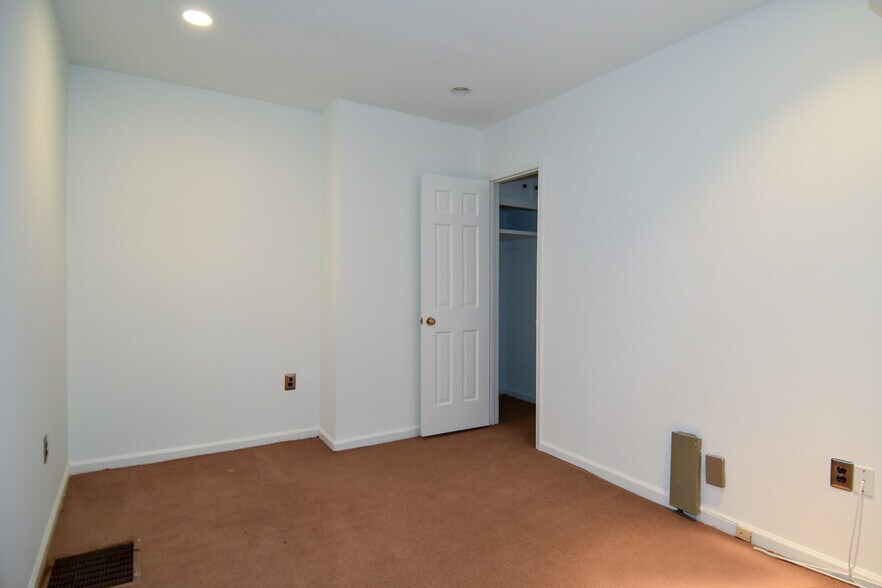 More Photos Of 109-111 S Fairfax St, Alexandria Office For Sale