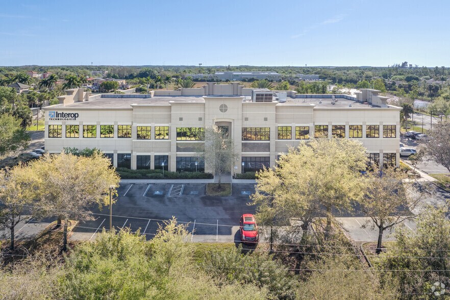 More Photos Of 13500-13520 Powers Ct, Fort Myers Medical For Lease