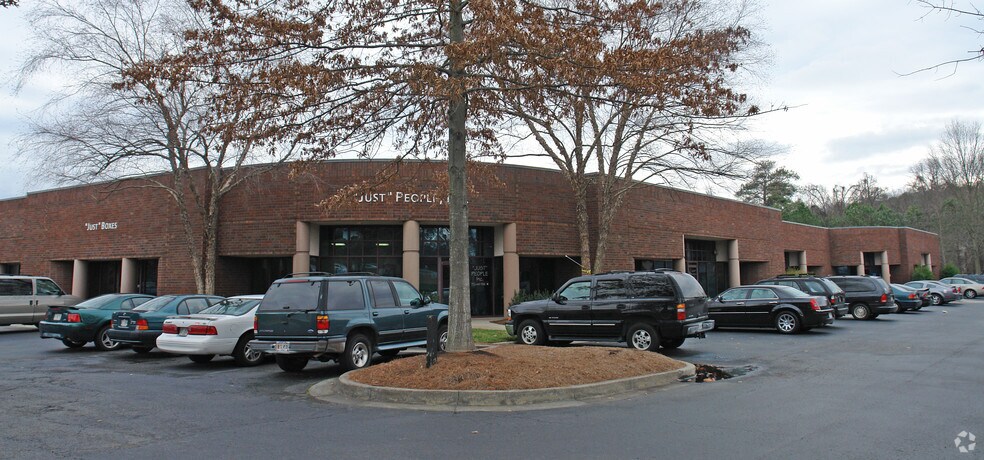 More Photos Of 1600 Oakbrook Dr, Norcross Light Distribution For Lease