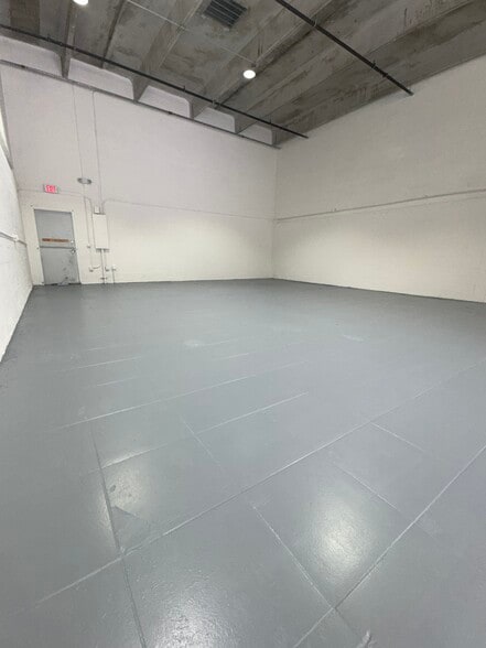 More Photos Of 9450 NW 58th St, Miami Warehouse For Lease