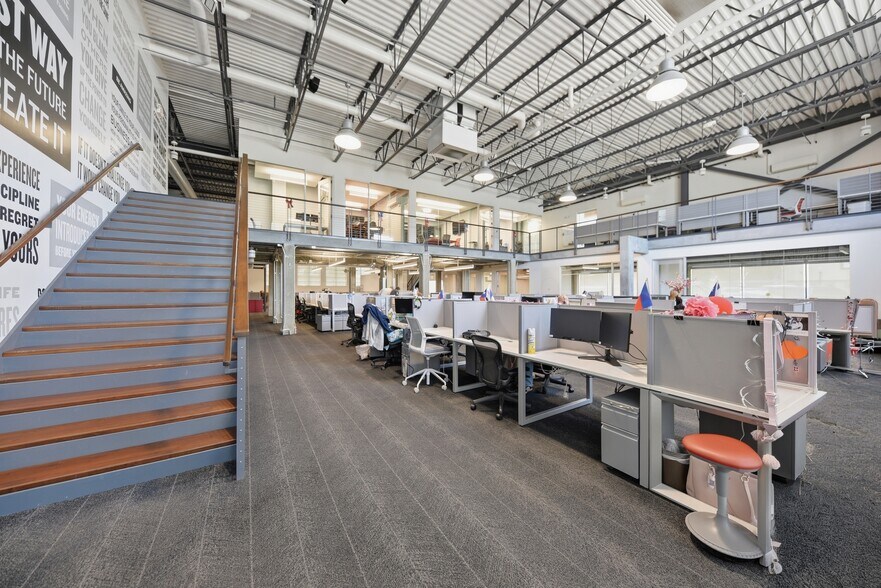 More Photos Of 301 N Main St, Bryan Office For Lease