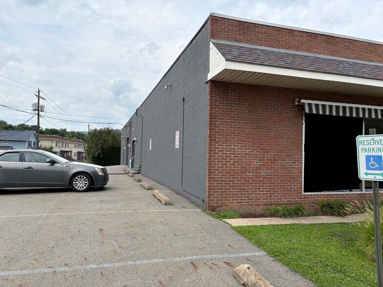 More Photos Of 934 Wyoming Ave, Forty Fort Freestanding For Sale
