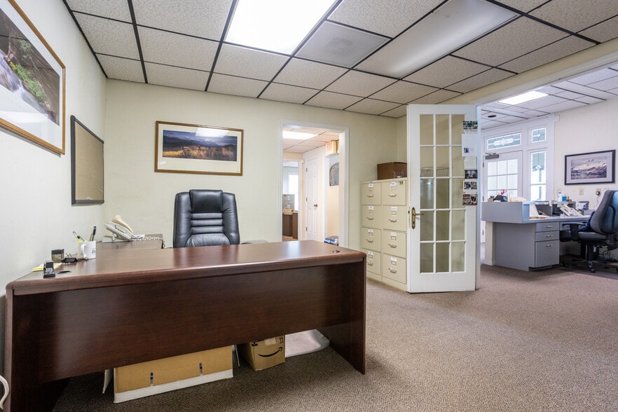 More Photos Of 1013 SW 2nd Ave, Gainesville Office For Sale