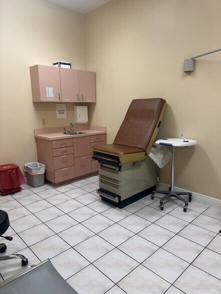 More Photos Of 1100 S Main St, Belle Glade Office Residential For Sale