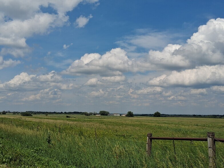 More Photos Of 6841 E US Highway 56, Overbrook Land For Sale