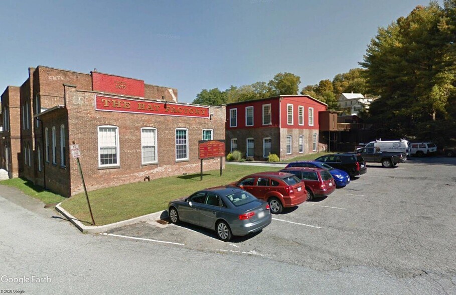 More Photos Of 1000 N Division St, Peekskill Warehouse For Lease