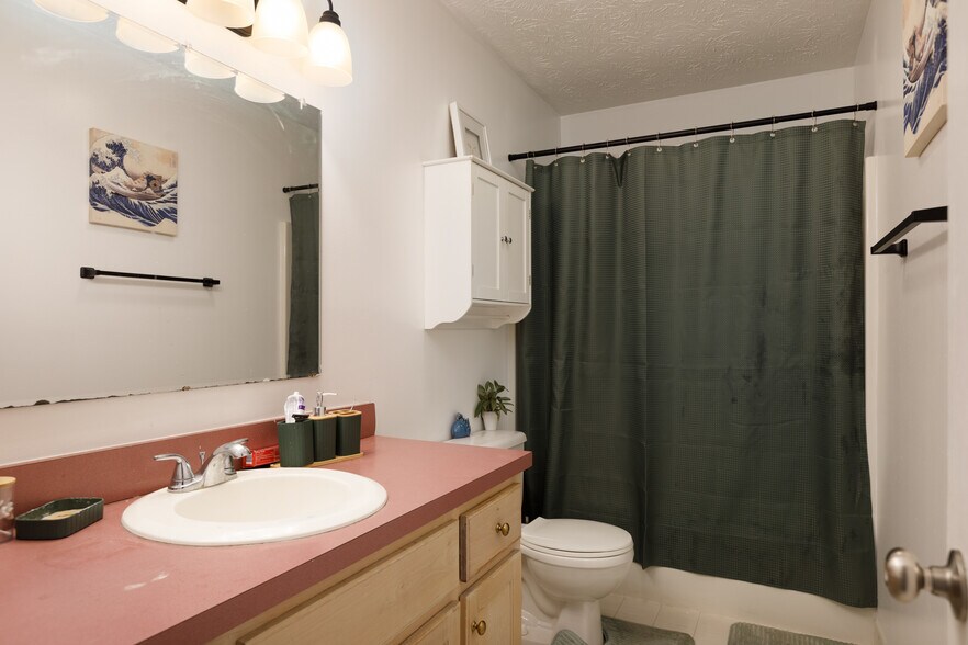 More Photos Of 100-102 Twin Acres Dr, Fayetteville Apartments For Sale