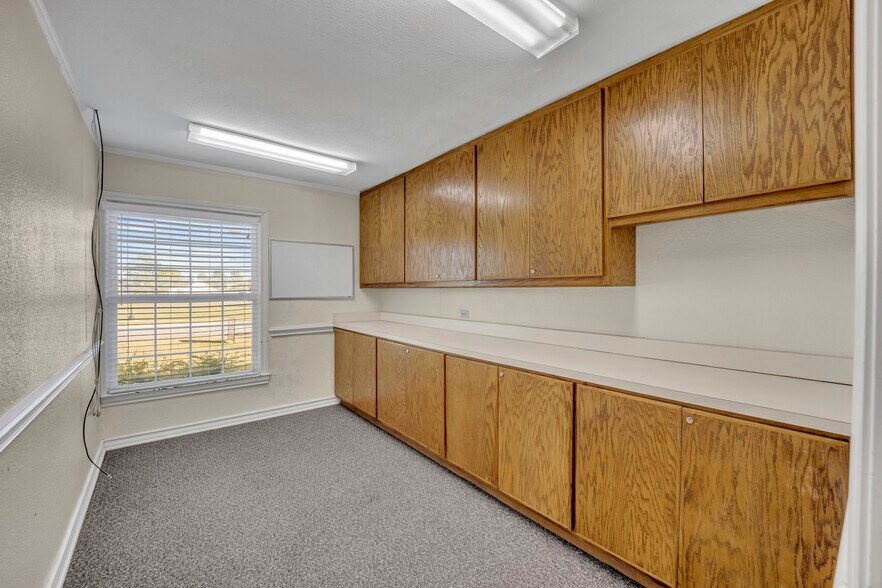 More Photos Of 600 S Davis Dr, Arlington Office For Lease