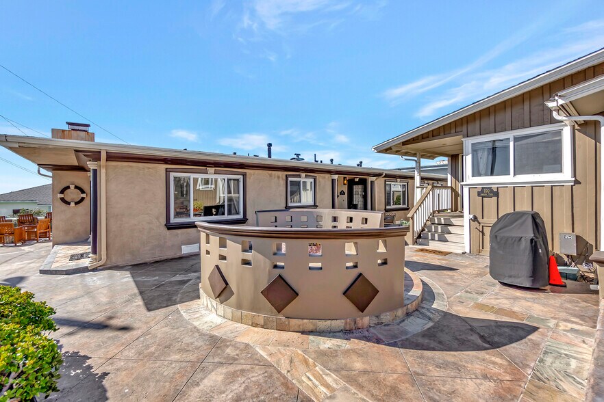 More Photos Of 150 Cress St, Laguna Beach Apartments For Sale