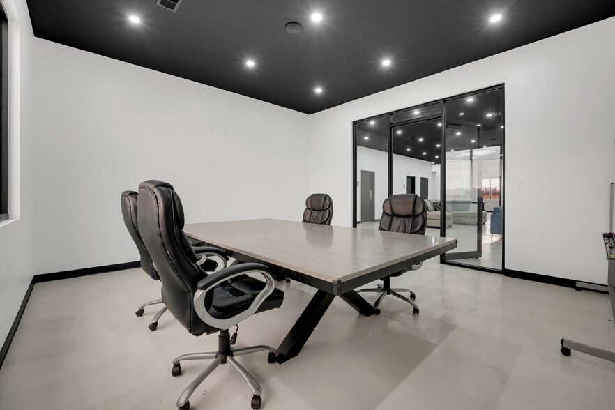 More Photos Of 22800 Highway H, Sedalia Manufacturing For Sale