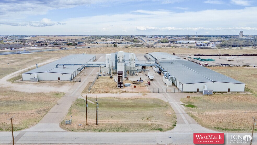More Photos Of 2002 N Avenue N, Lubbock Manufacturing For Lease