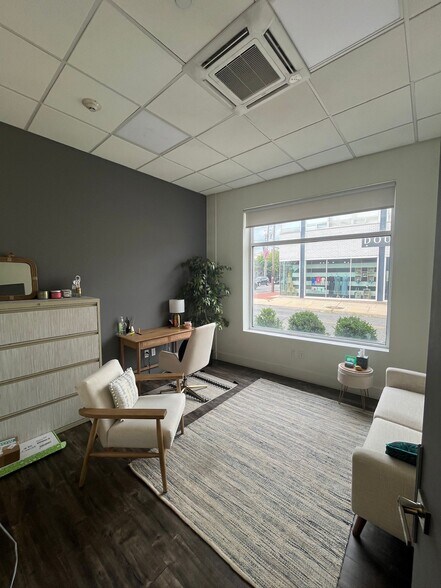 More Photos Of 961 Broadway, Woodmere Storefront Retail Office For Lease