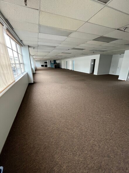 More Photos Of 6841 N Rochester Rd, Rochester Hills Office For Sale