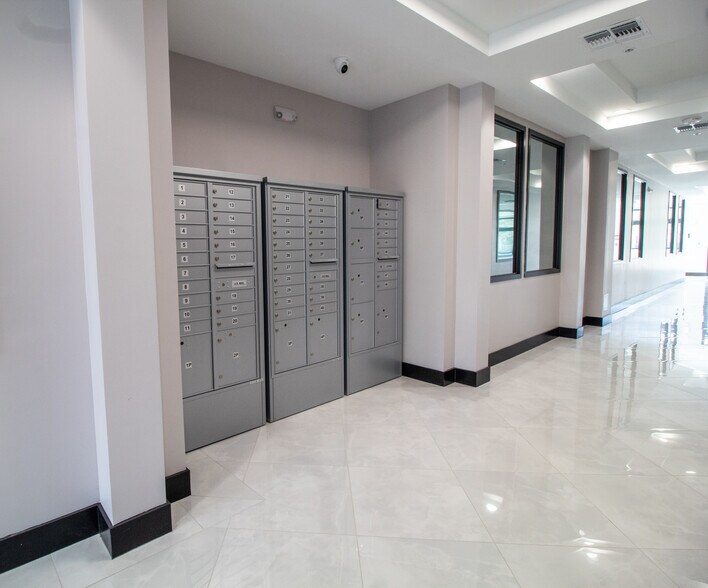 More Photos Of 13564 Village Park Dr, Orlando Office For Lease