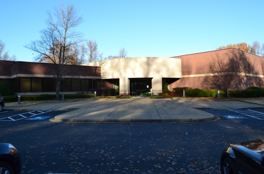 More Photos Of 7101 Goodlett Farms Pky, Cordova Light Distribution For Sale