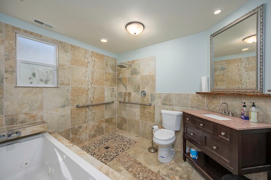 More Photos Of 315 Main Ave E, Soap Lake General Retail For Sale