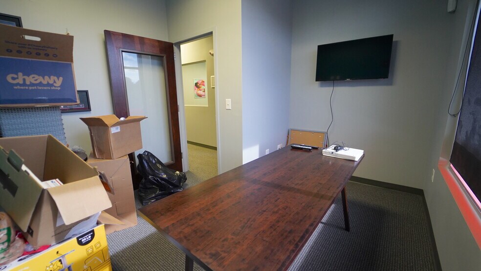 More Photos Of 491 Williamson Rd, Mooresville Unknown For Lease