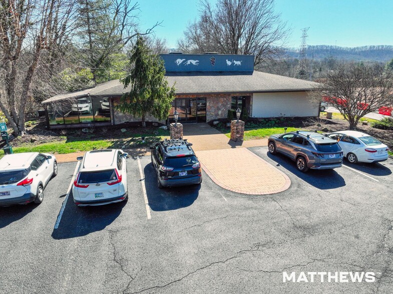Primary Photo Of 205 Star Mountain Way, Powell Veterinarian Kennel For Sale