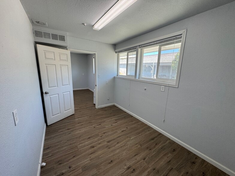 More Photos Of 2820 Broadmoor Ave, Concord Office For Sale