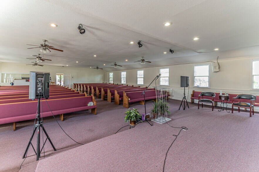 More Photos Of 2817 Cherry Valley Blvd, Dallas Religious Facility For Sale