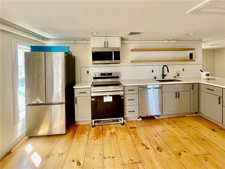 More Photos Of 198 Thames St, Bristol Restaurant For Sale