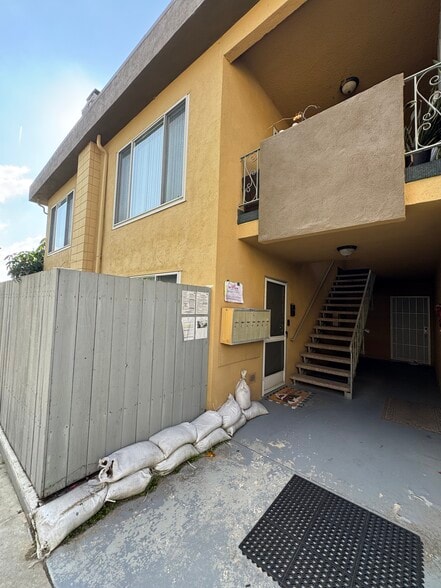 More Photos Of 7769 Saint Bernard St, Playa Del Rey Apartments For Sale