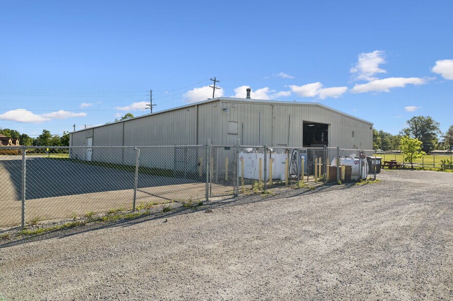 More Photos Of 675 W Plane St, Bethel Freestanding For Sale
